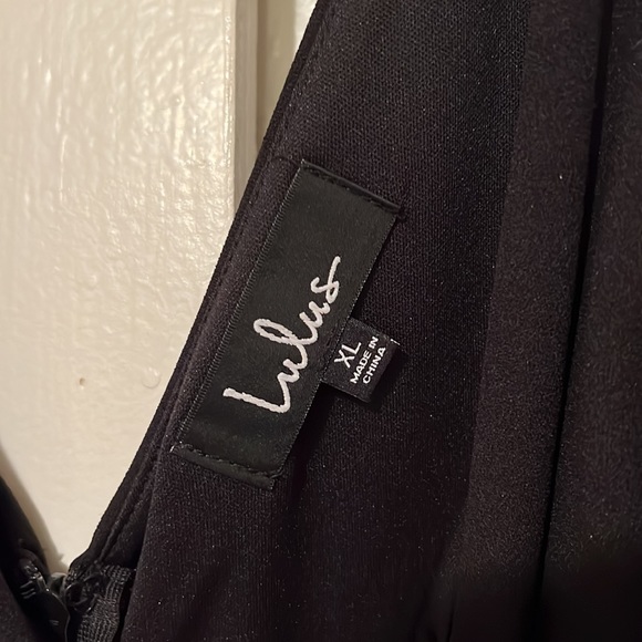 LBD - v-neck with cutout detailing - Picture 4 of 4